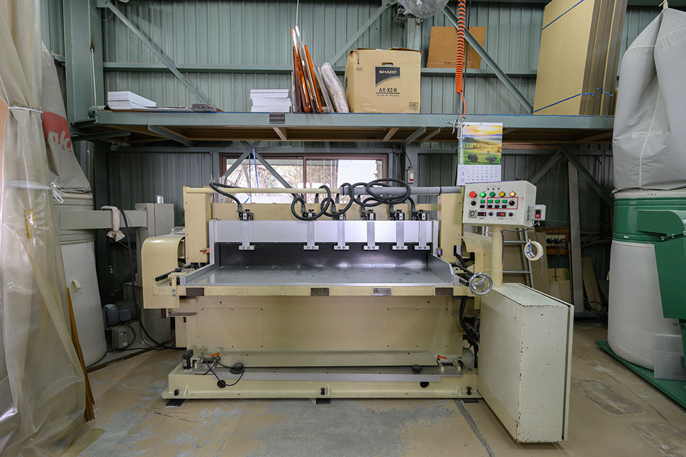 傾斜・鏡面加工機